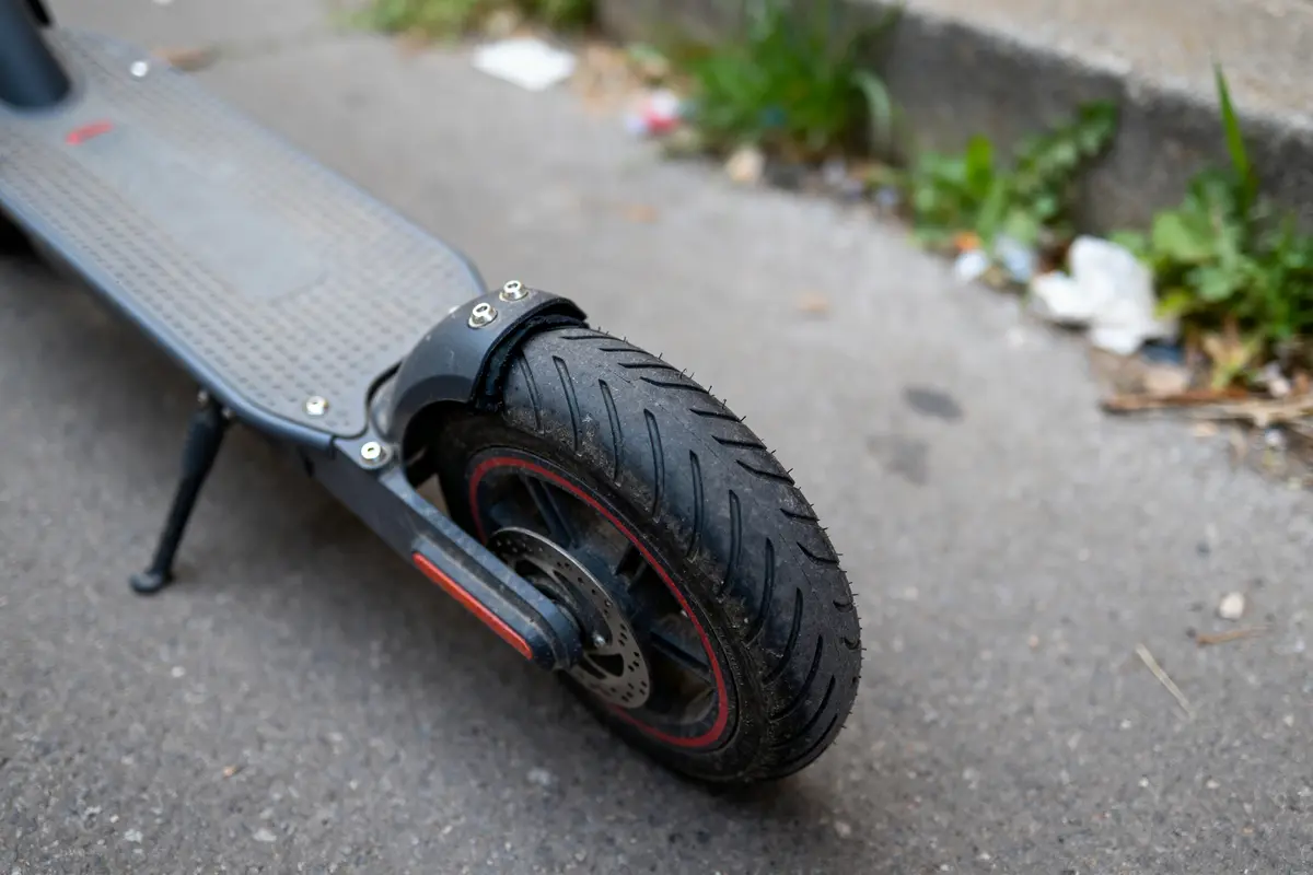 Pneu anti-crevaison pour trottinette électrique : Le meilleur choix ?