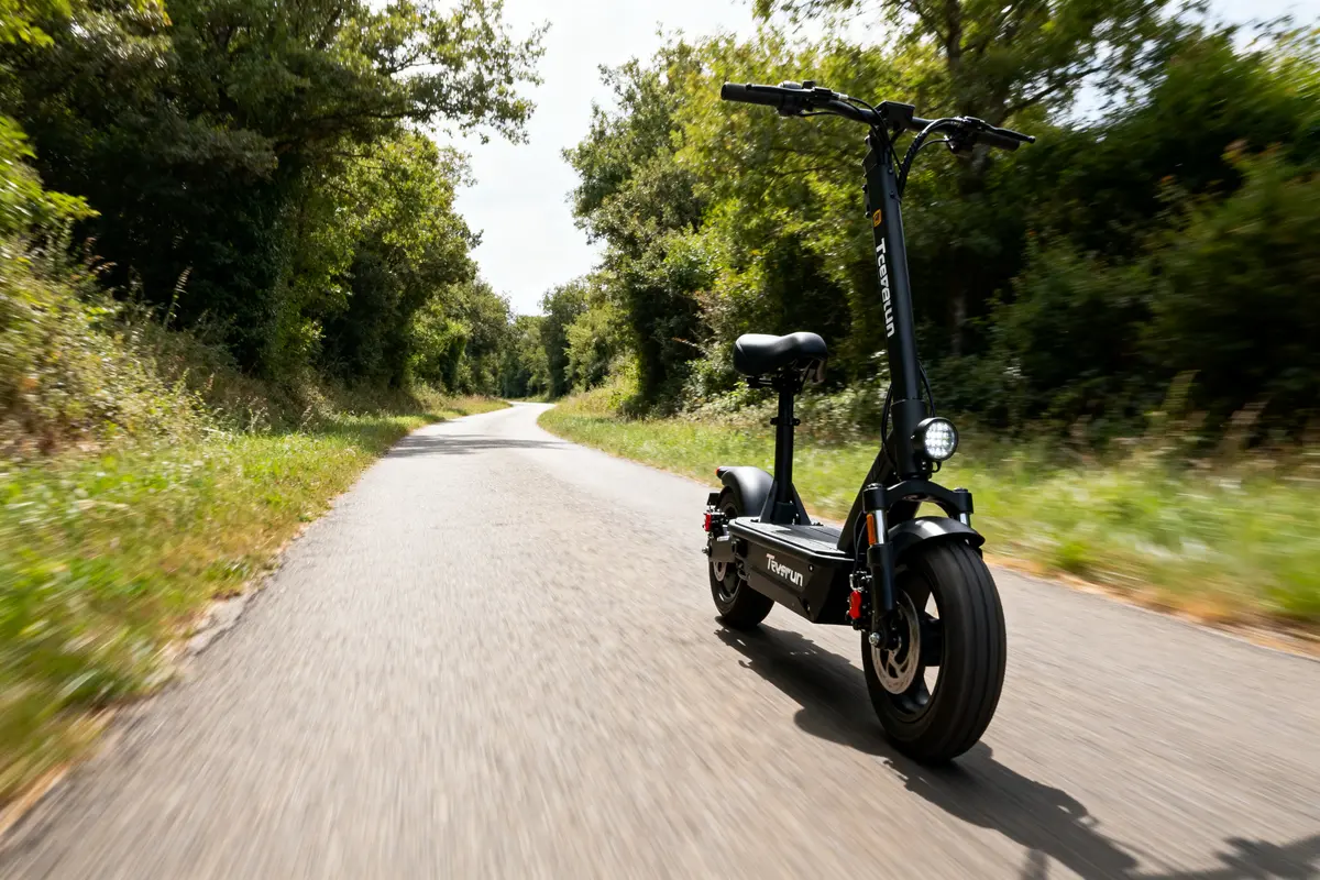 Teverun fighter 10 : Puissance, autonomie et moteur avant