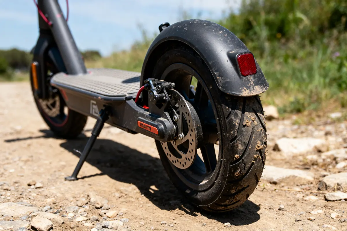 Pneu pour trottinette électrique : Gonflé, plein ou increvable ?