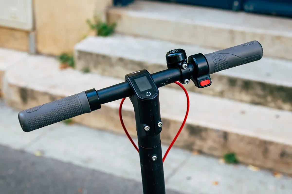 Guidon de trottinette électrique : Comment le changer facilement ?