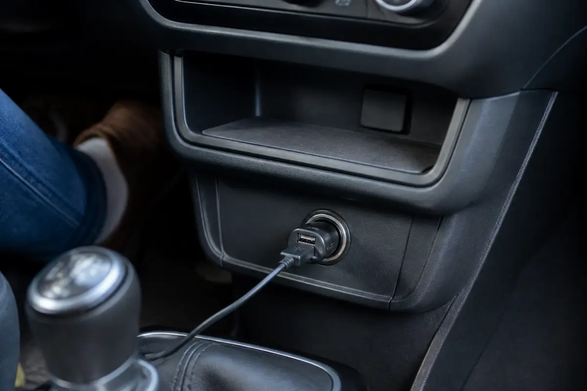 Chargeur de téléphone en voiture : Comment choisir et charger ?