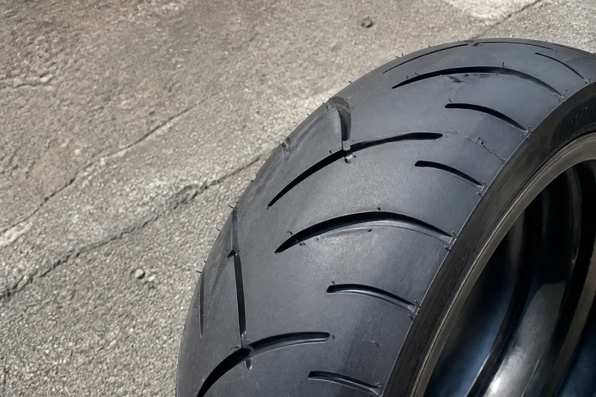Pneu PMT Stradale 90/60-6.5 : Quel modèle choisir ?